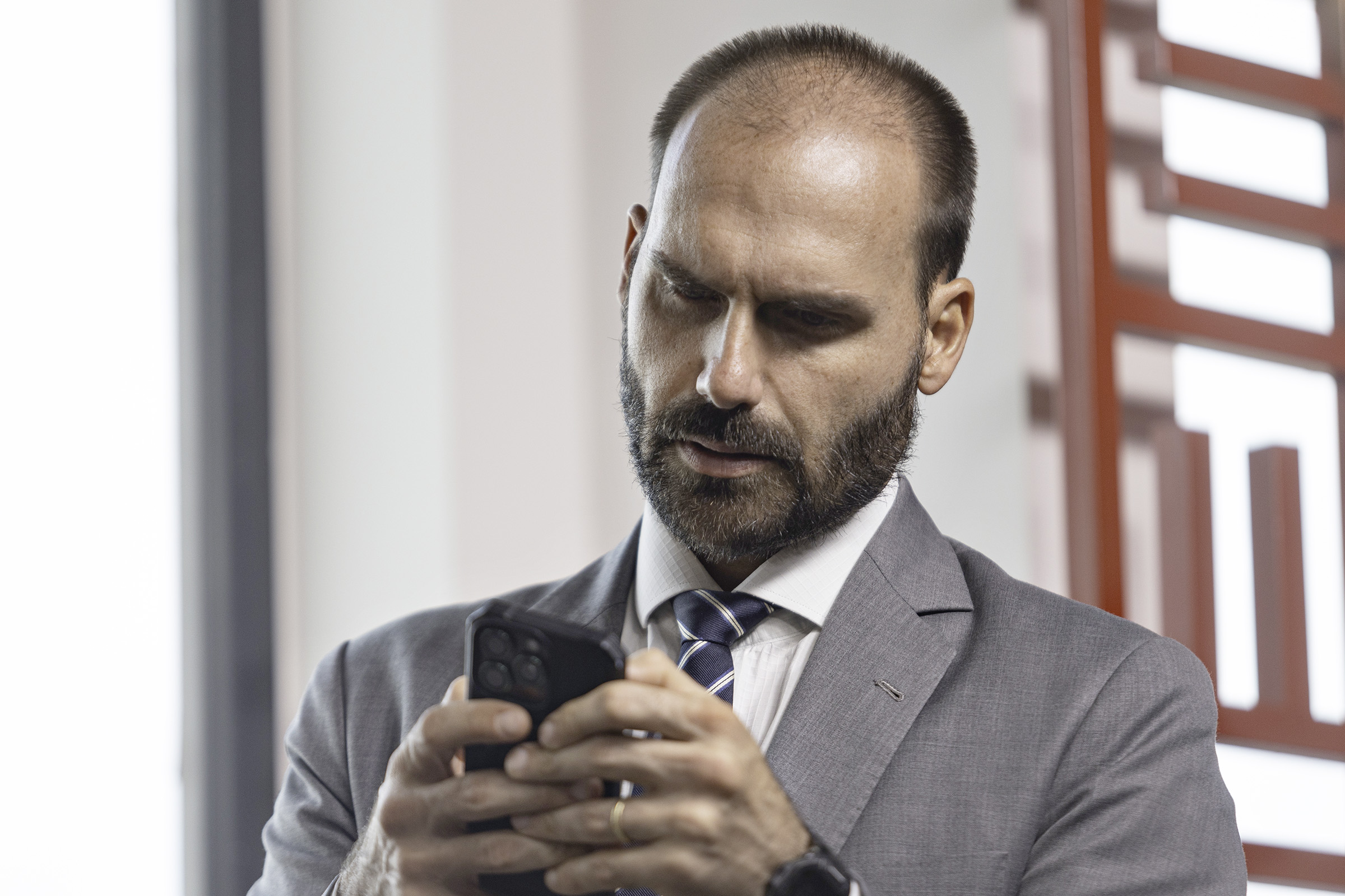 PF afasta Eduardo Bolsonaro do cargo de escrivão por faltas não justificadas