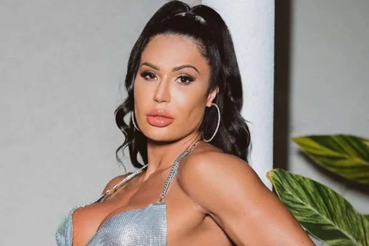 Gracyanne em Três Graças? Musa revela se aceitaria papel na novela