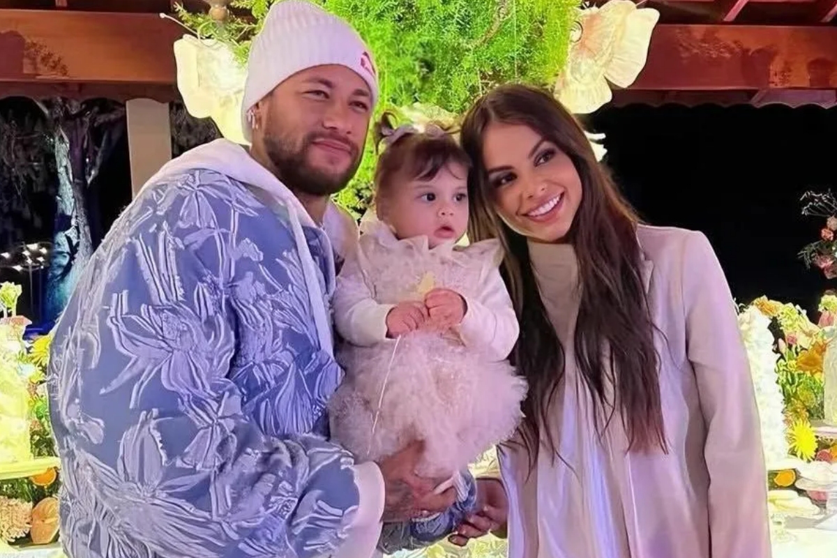 Amanda Kimberlly encanta ao mostrar vídeo de filha com Neymar dançando. Veja o vídeo