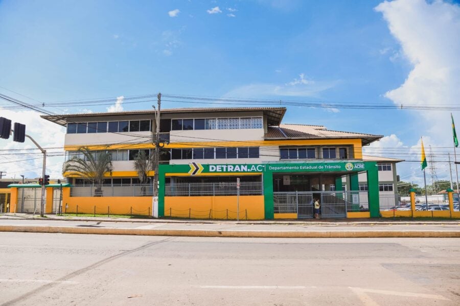 Detran-AC publica edital de leilão com mais de 100 veículos em Cruzeiro do Sul