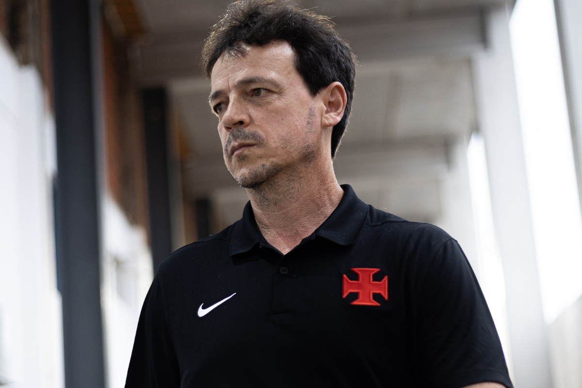 Vasco demite treinador Fernando Diniz