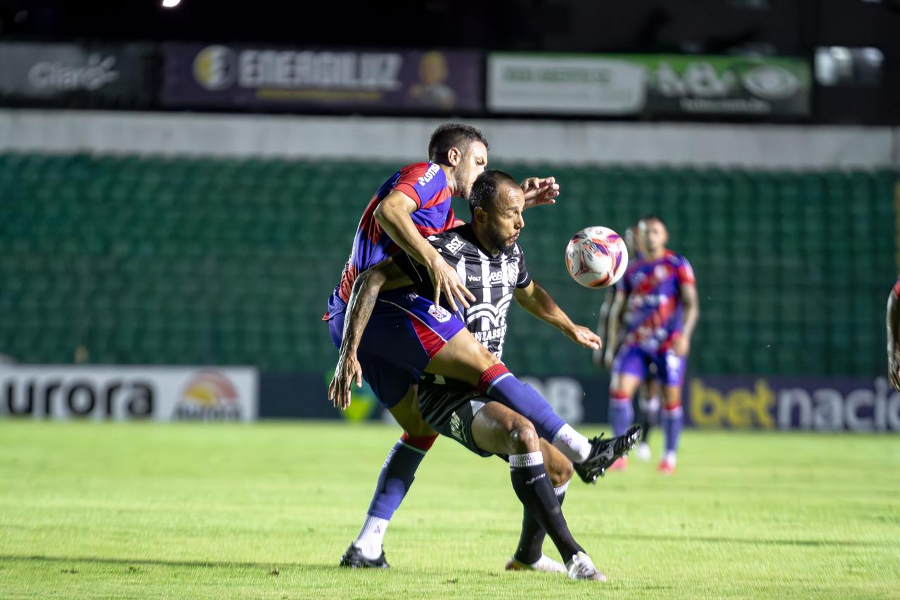 Marcílio Dias vence Figueirense e Joinville é rebaixado no Catarinense