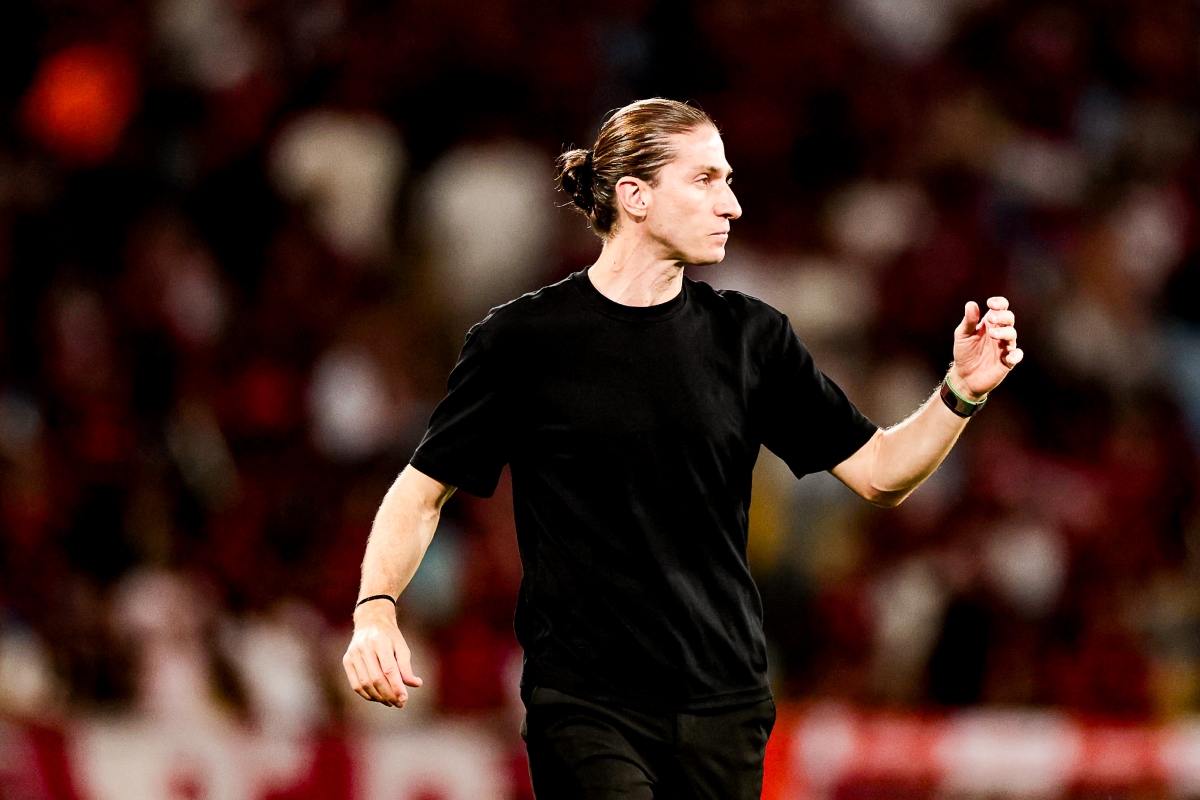 Filipe Luís é alvo da internet após fala sobre argentinos; veja