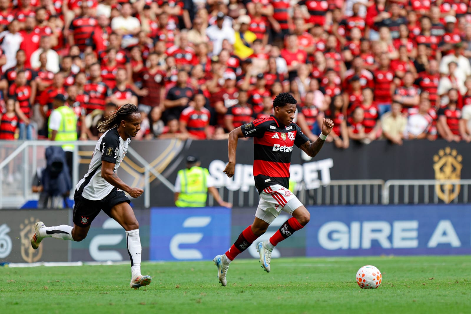 Ministros do STF vão à final da Supercopa entre Flamengo e Corinthians