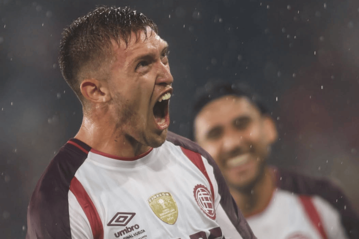 Lanús levanta a taça da Recopa Sul-Americana no Maracanã; veja vídeo