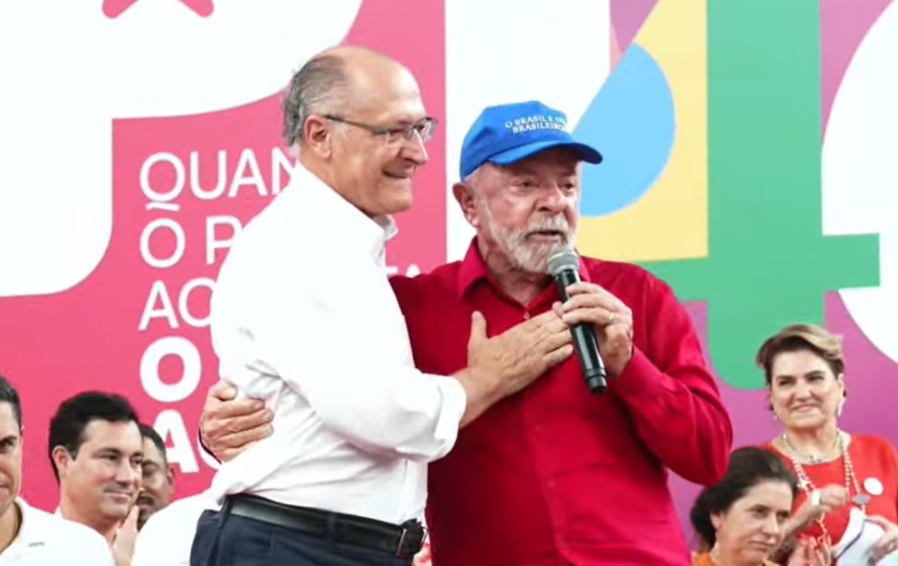 Lula diz que eleição será guerra: "Não tem mais Lulinha paz e amor"