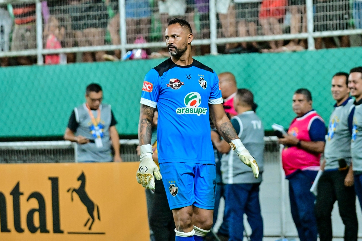 Patrocinadora rompe acordo com Vasco-AC após chegada do goleiro Bruno