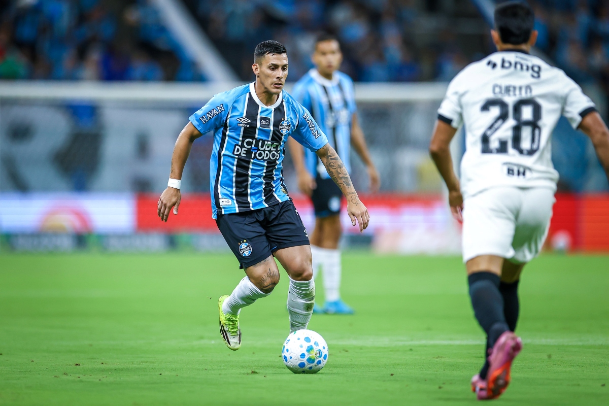 Grêmio bate Atlético-MG e conquista segunda vitória no Brasileirão