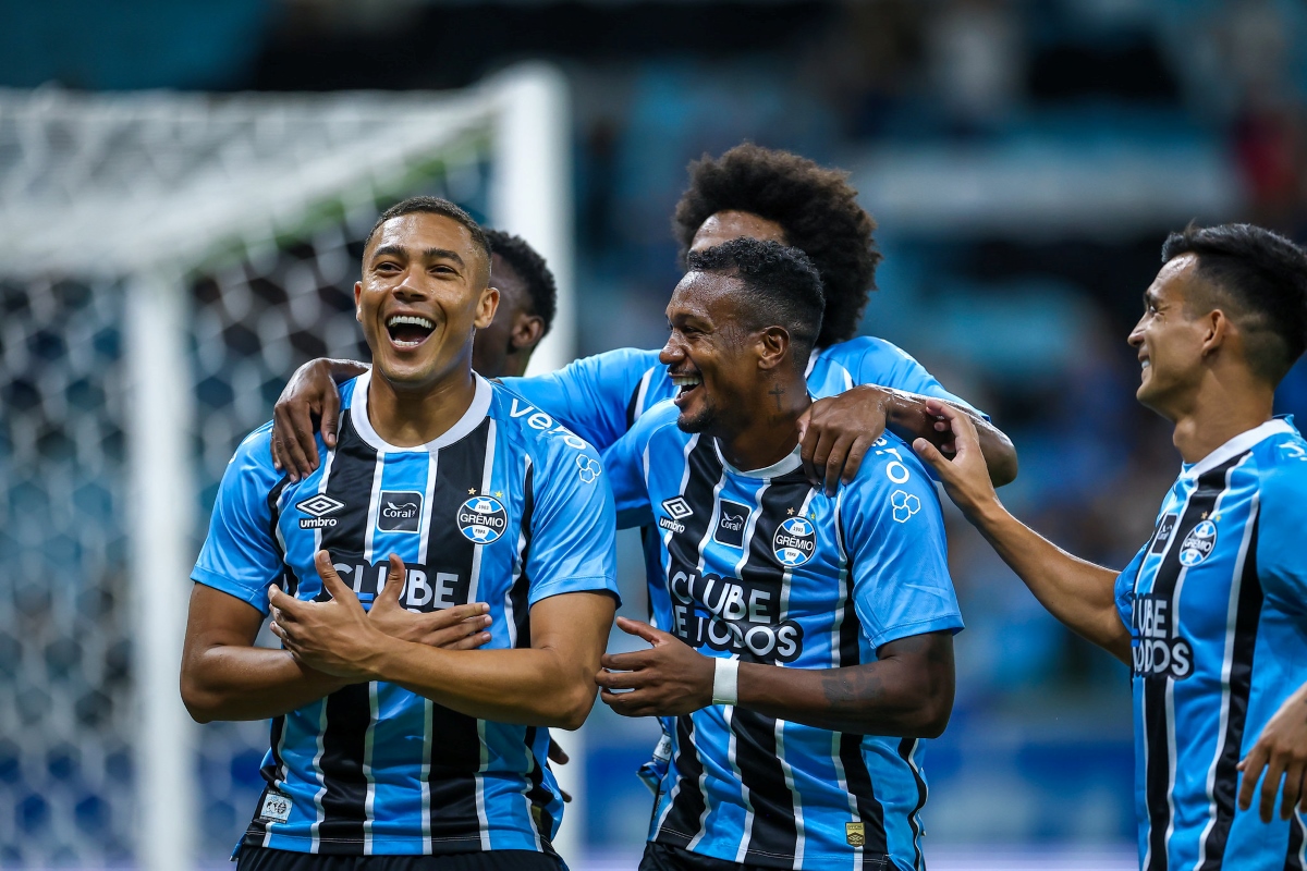 Grêmio vence Novo Hamburgo e vai à semifinal do Campeonato Gaúcho