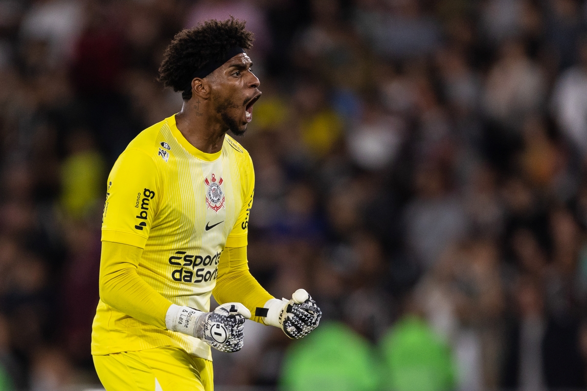 Hugo Souza brilha e Corinthians avança à semifinal do Paulistão