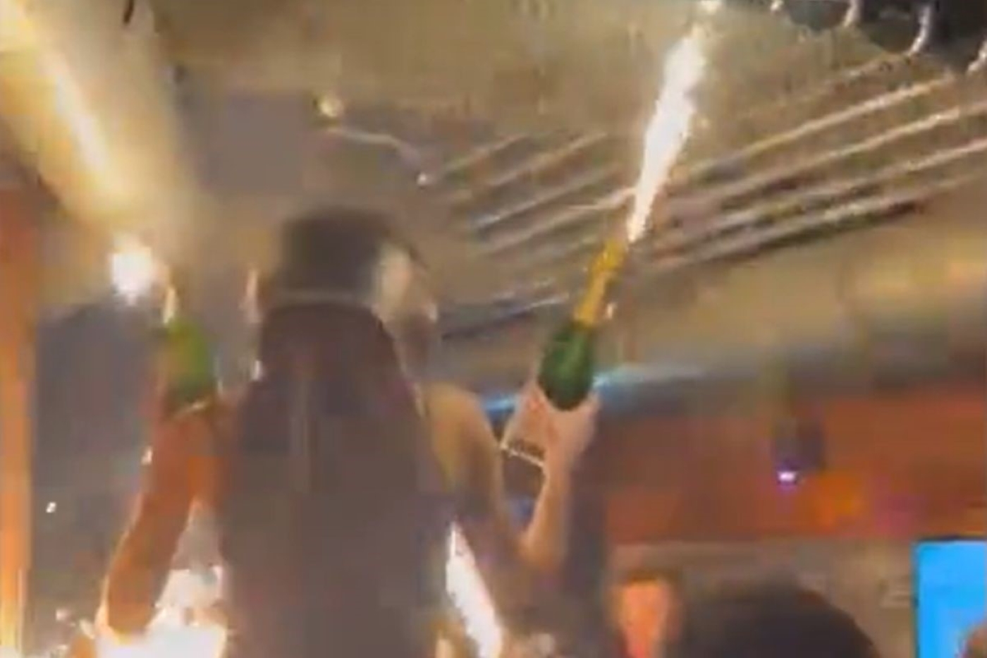 Veja início de incêndio que deixou 41 mortos em bar na Suíça. Vídeo