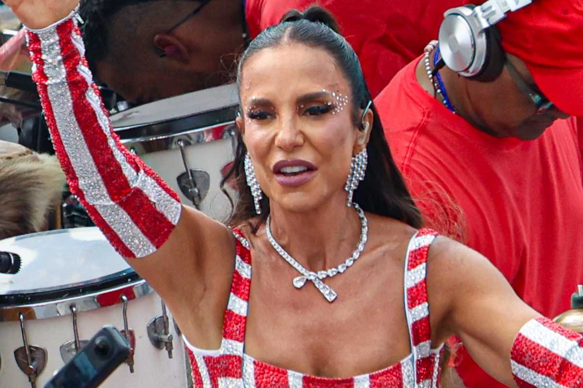 Ivete Sangalo aparece nas redes após sofrer desmaio e ser internada