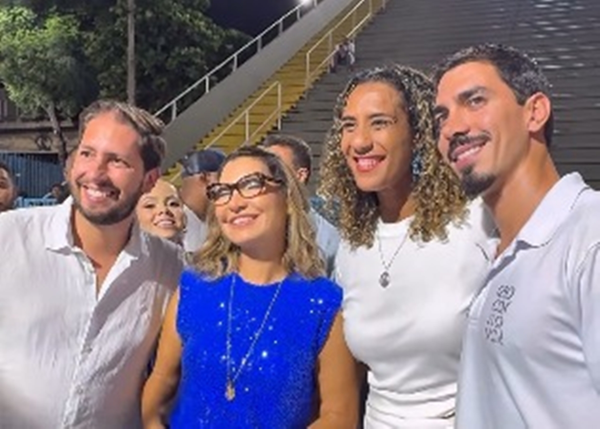 Janja entra em clima de Carnaval e participa de ensaio de bateria