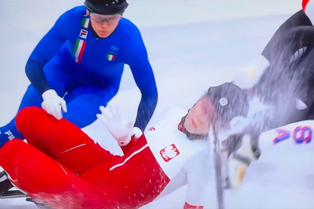Cenas fortes: atleta é ferida por lâmina no rosto nos Jogos de Inverno. Veja vídeo
