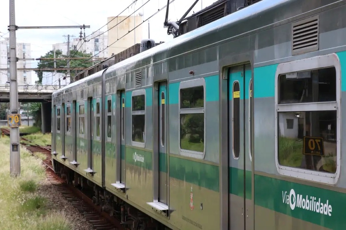 Linha 8-Diamante tem falha técnica em trem e trecho é interditado