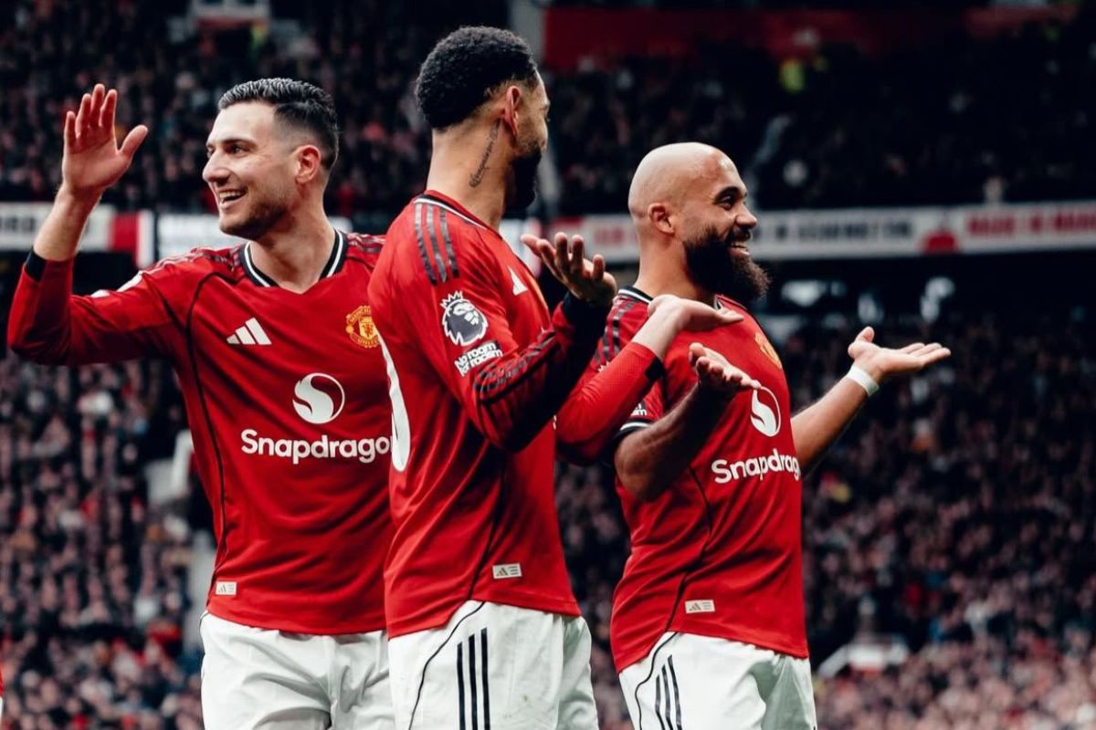 Manchester United vence Tottenham por 2 x 0 na Premier League