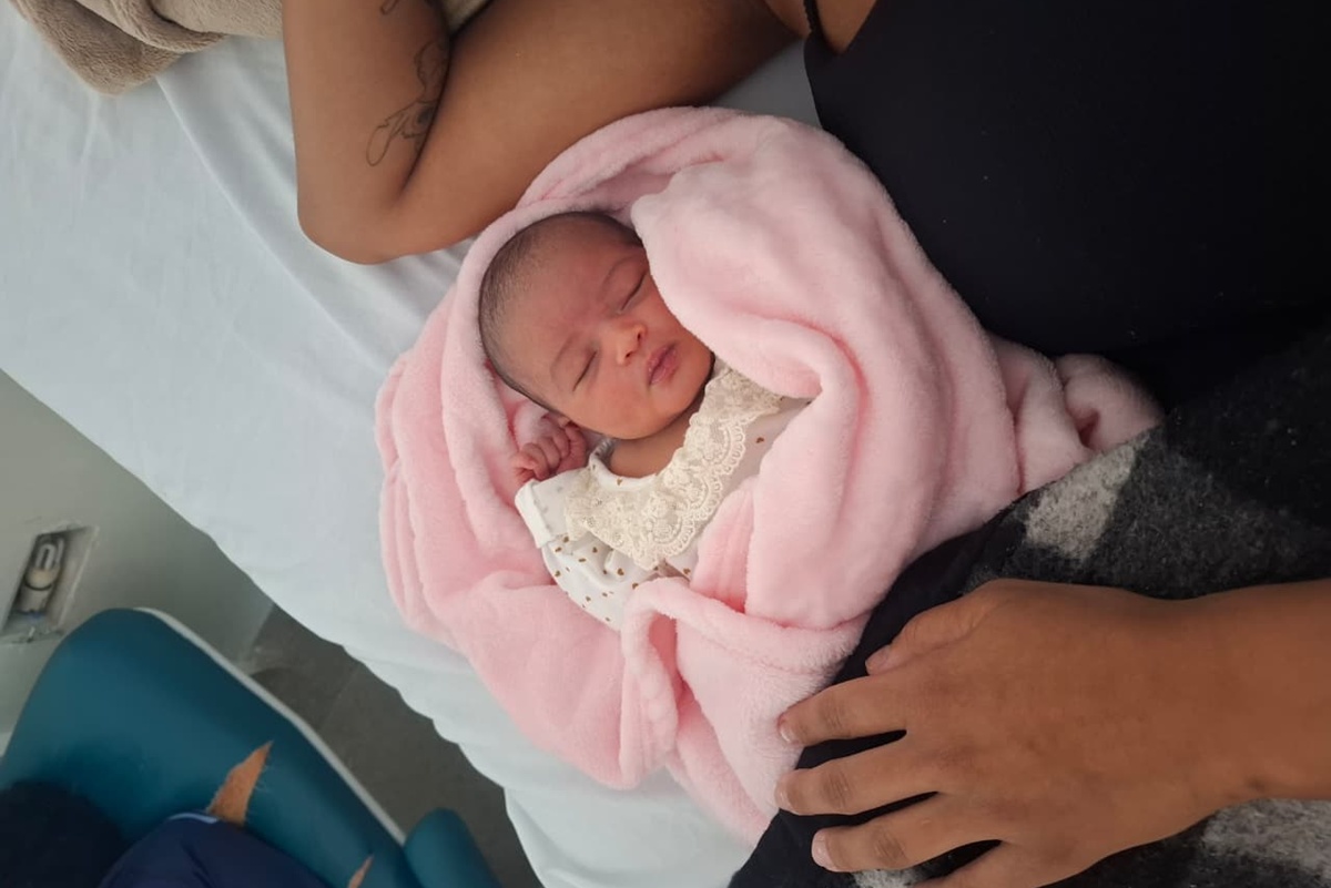 Apressadinha, bebê nasce dentro de carro a caminho de hospital no DF