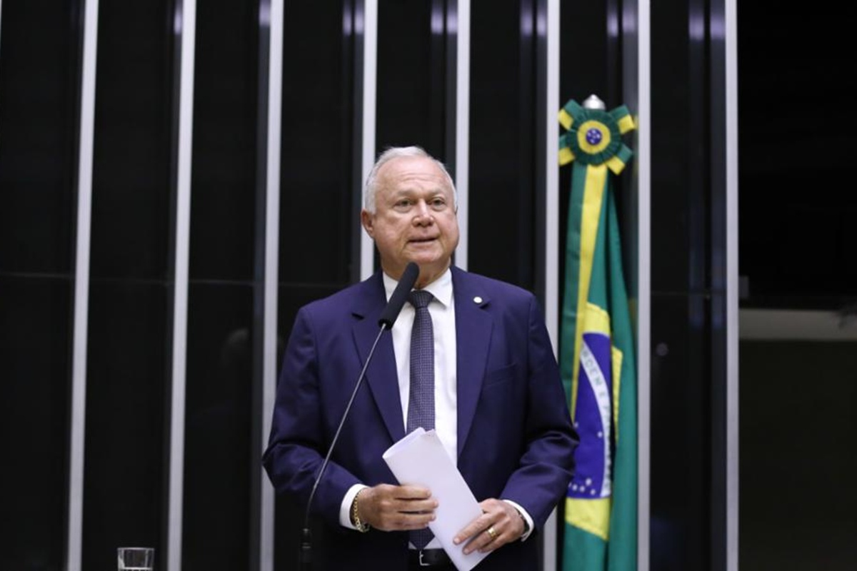 Rival do PT, relator da escala 6×1 quer audiência com ministros da sigla