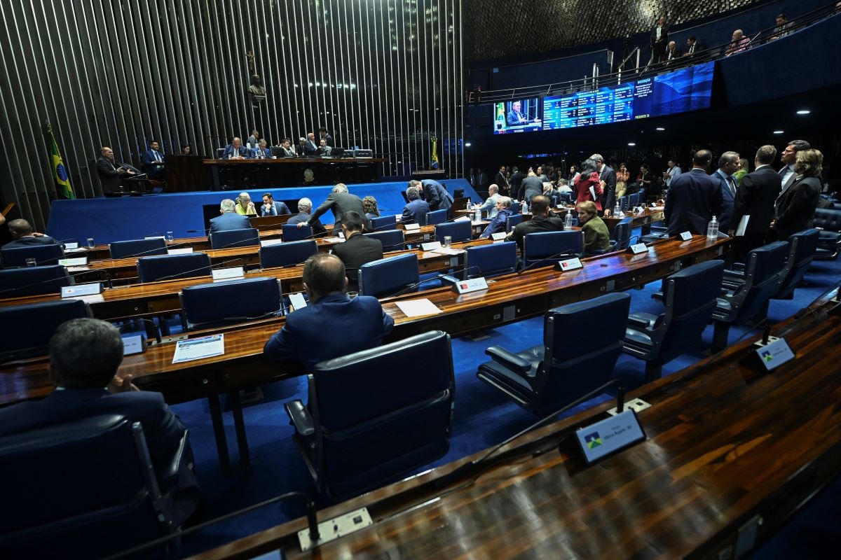 Senado aprova projeto que reforça “vulnerabilidade absoluta” de menor de 14 anos