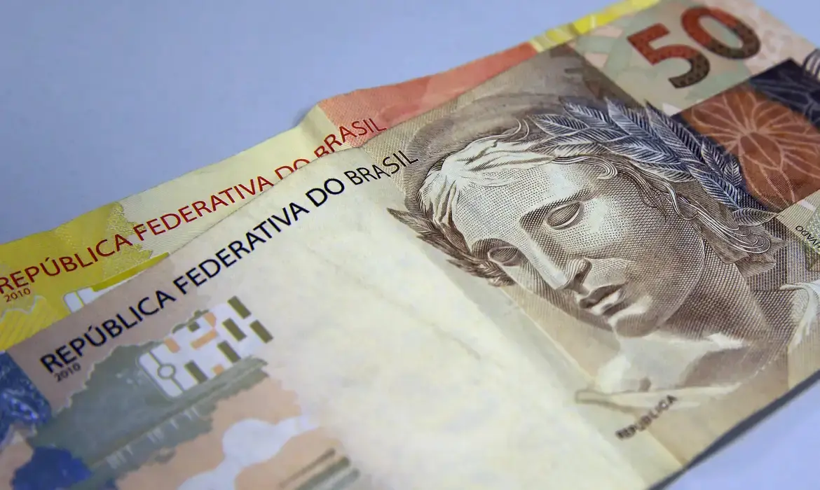Receita paga lote da malha fina do Imposto de Renda de fevereiro