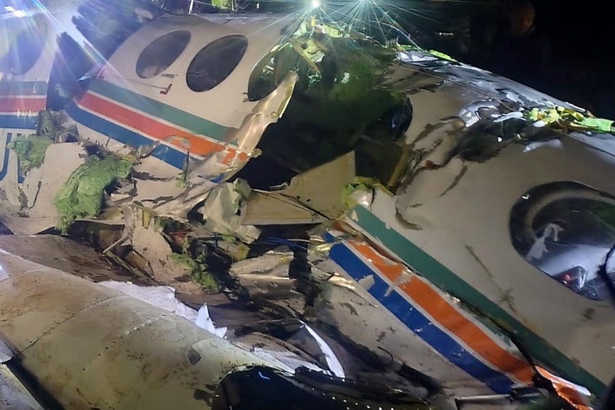 Ambulância aérea cai na Índia e deixa sete mortos