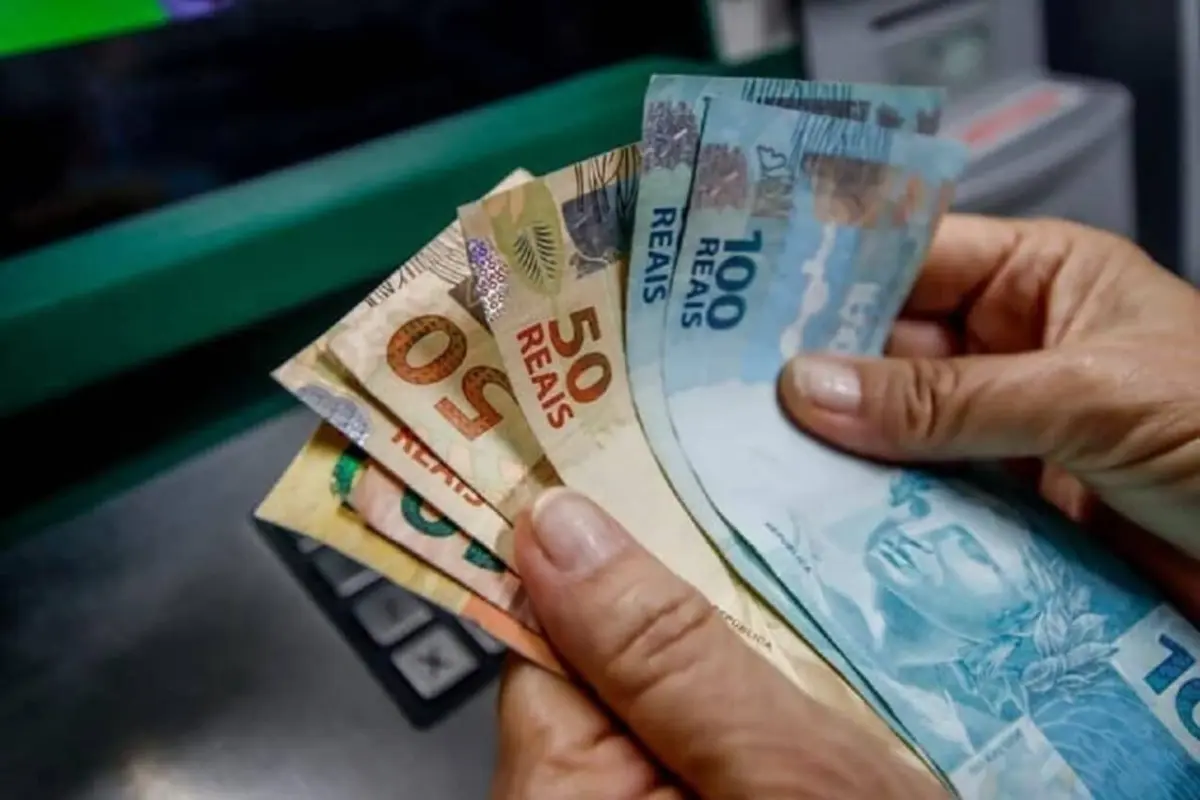 Tá na conta: governo libera pagamento para servidores nesta quarta (25)