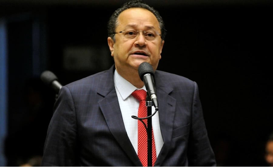 Ex-marido de Antônia Lúcia fez acordo em entidade que recebeu R$ 221 milhões do INSS