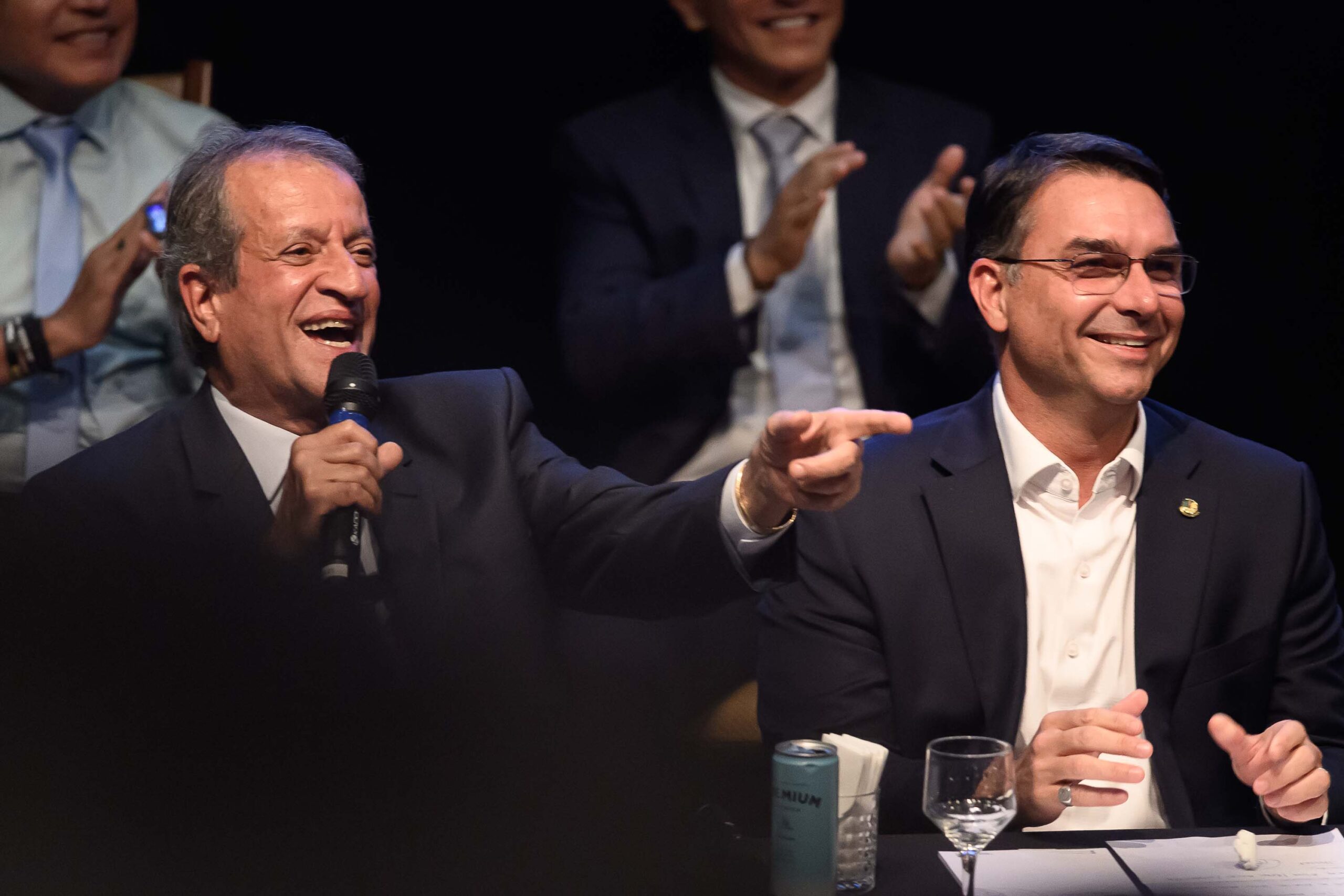 Valdemar: Flávio Bolsonaro iniciará articulação por apoios ao Planalto