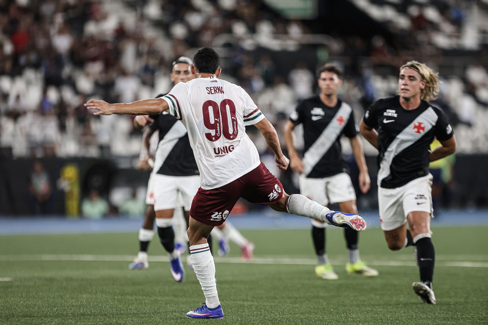 Fluminense vence Vasco e garante vantagem na semifinal do Carioca