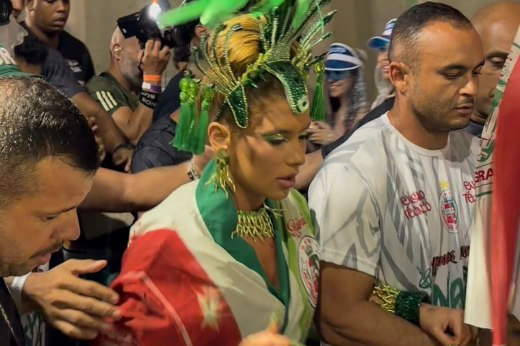 Virginia enfrenta gritos e chuva; saiba tudo sobre o ensaio na Sapucaí