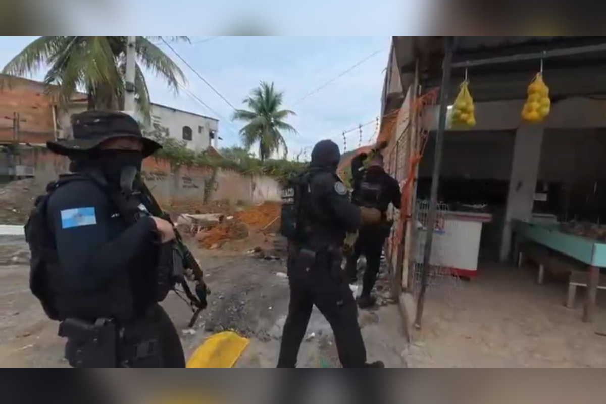 "Bomba e pedra": mensagens mostram detalhes de plano terrorista. Veja vídeo
