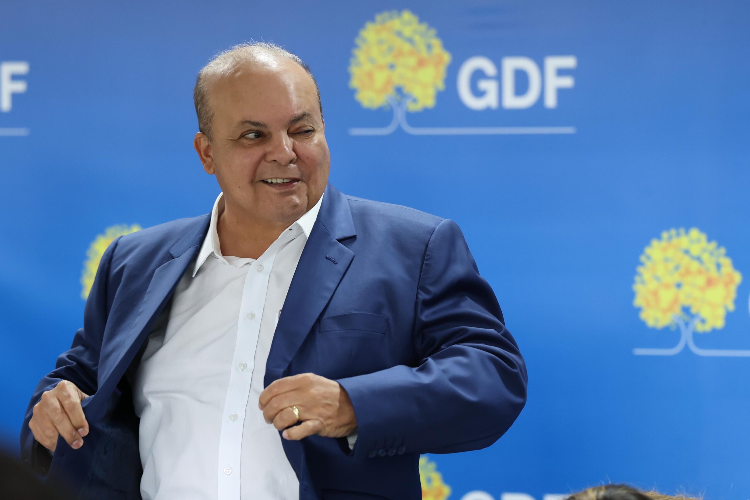 “Está cedo para eu sair da vida pública”, diz Ibaneis