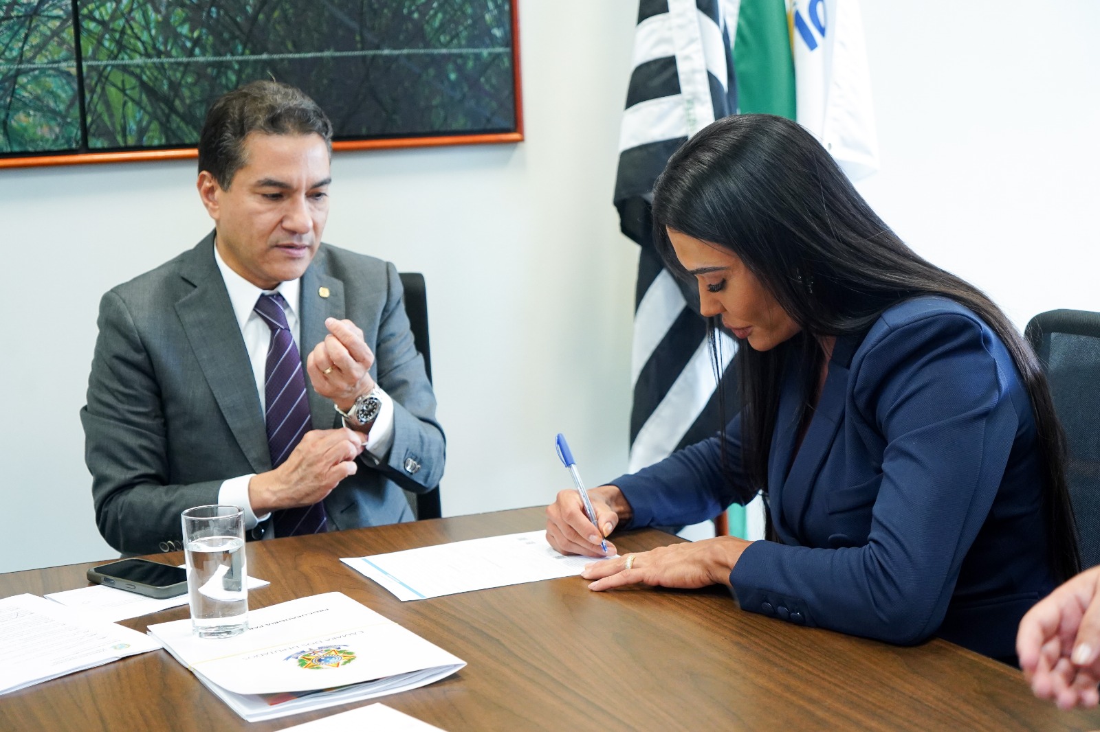 Filiação de Gracyanne Barbosa pega Motta de surpresa
