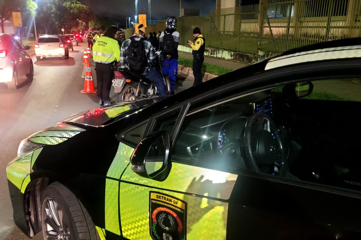 Operação do Detran flagra 17 motociclistas sem CNH e um alcoolizado