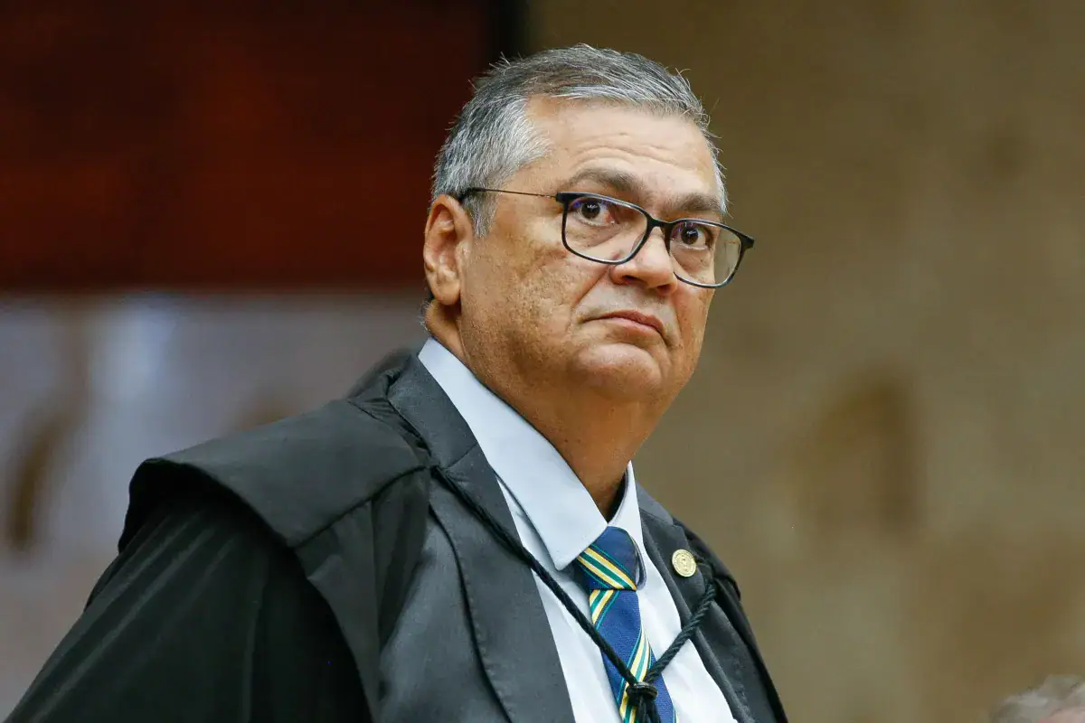 Oposição apresenta denúncia contra Flávio Dino ao Senado